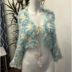 WEST 36 Crochet Open Knit Sweater Sz S/M Daisy Flowers Grannycore Baby Blue 70s